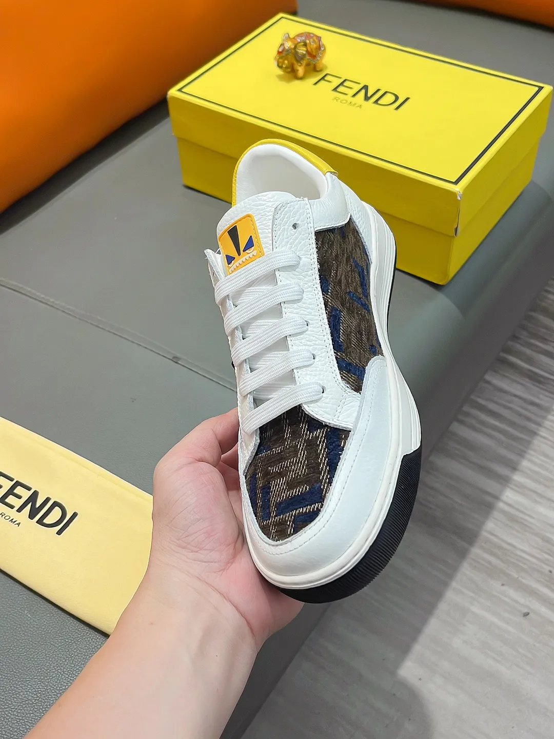 Men's shoes FENDI "Fendi" P400 Regular size: 38-44 (casual shoes) Product materials: Selected cowhide upper, soft sheepskin lining; original outsole.